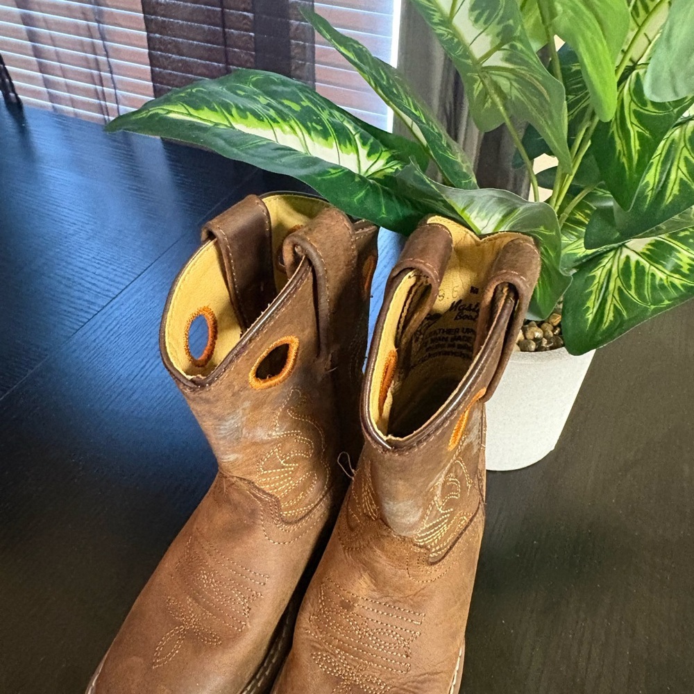 Masterson Boot Co. Kids Boots 9.5c - Picture 2 of 3